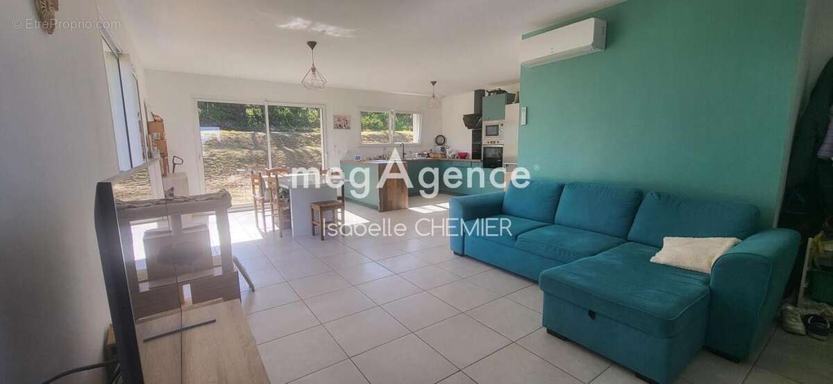 Maison à COURS-DE-PILE