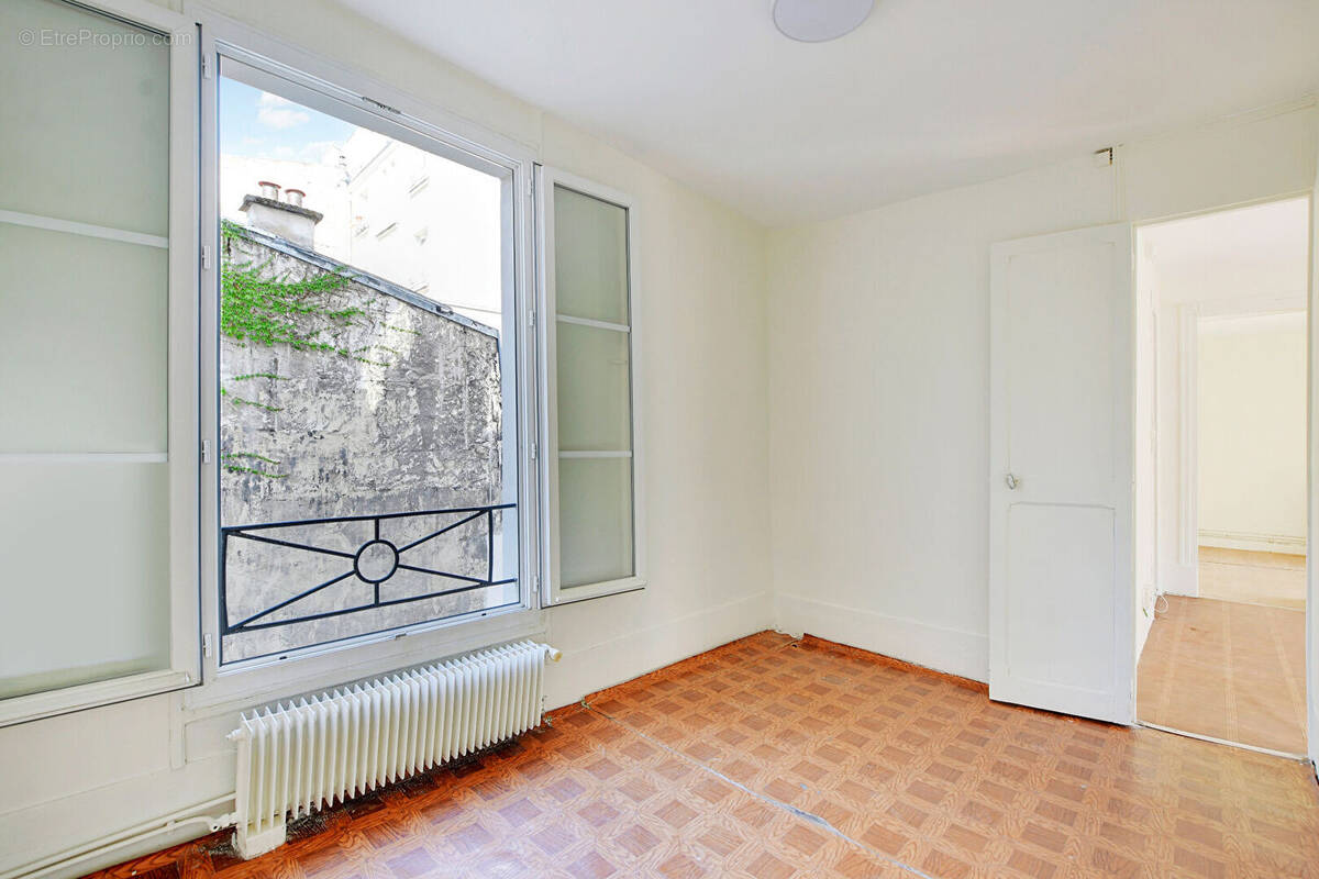 Appartement à PARIS-10E