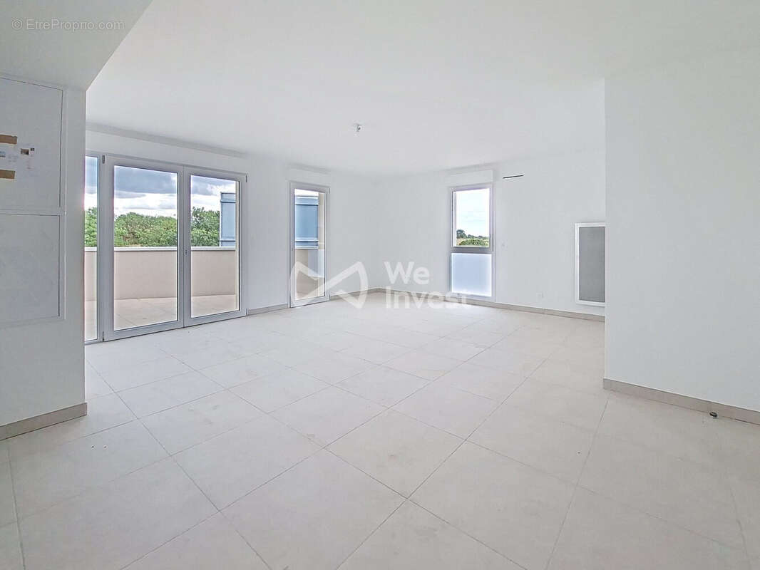 Appartement à VIC-LA-GARDIOLE