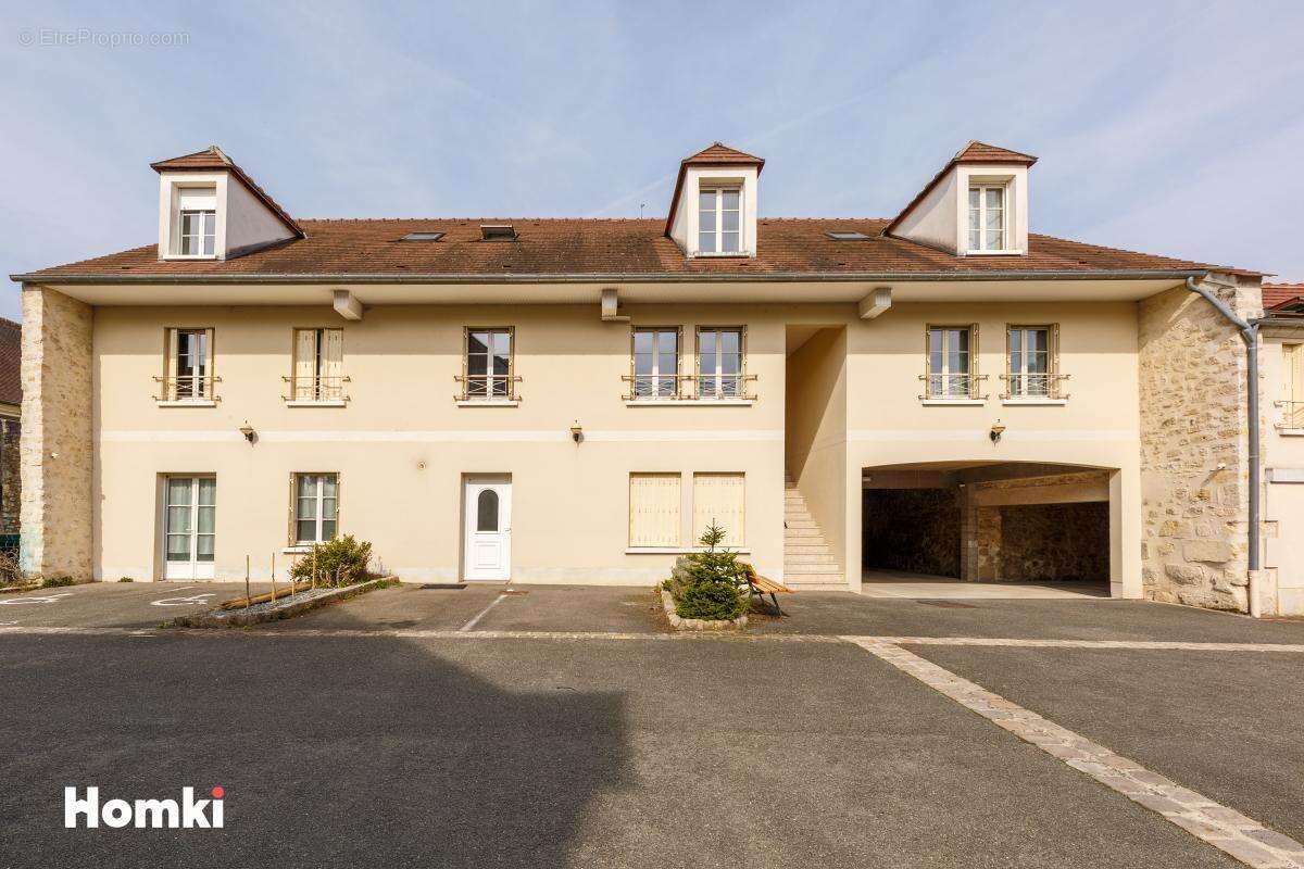 Appartement à LOUVRES