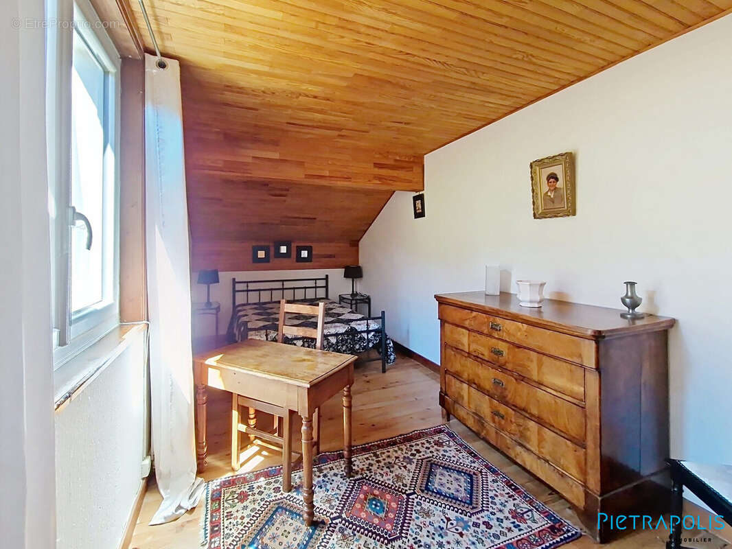 Maison 94 m² à Saint-Just-D'avray  - photo 8