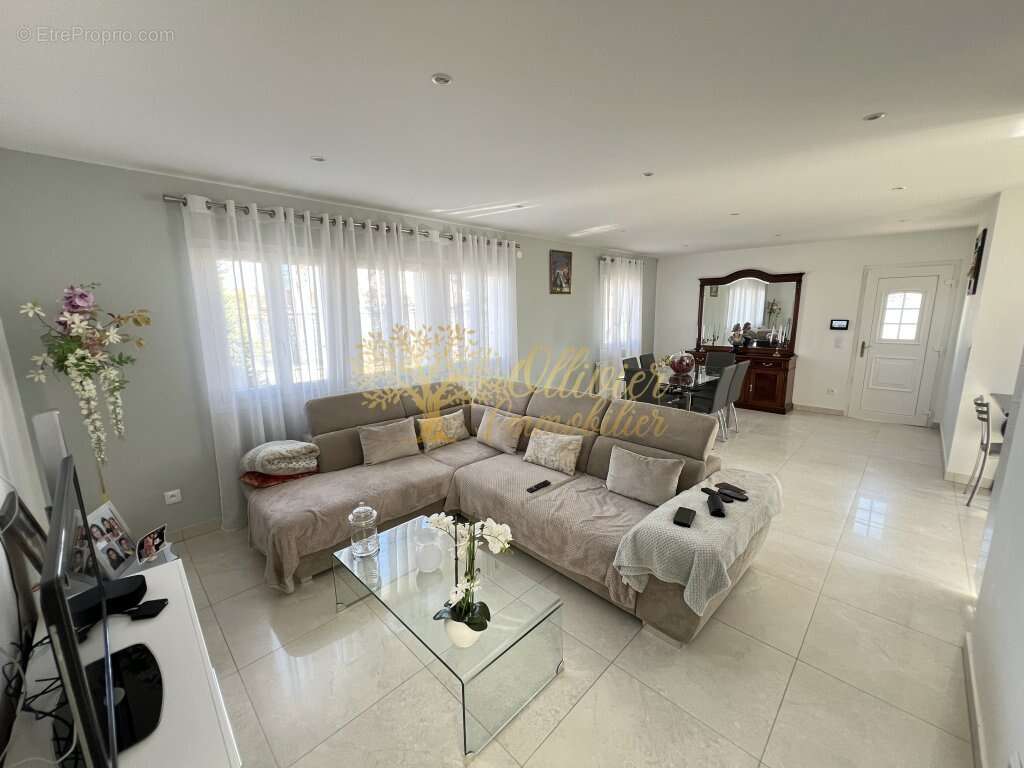 Maison à PONTAULT-COMBAULT