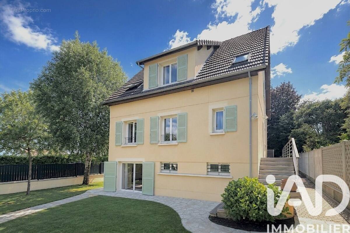 Photo 1 - Maison à RUEIL-MALMAISON