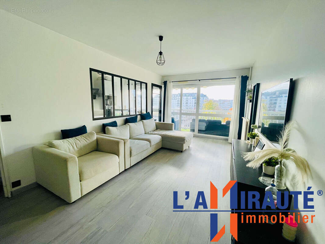 Appartement à SARTROUVILLE