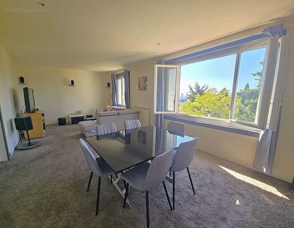 Appartement à MARSEILLE-12E