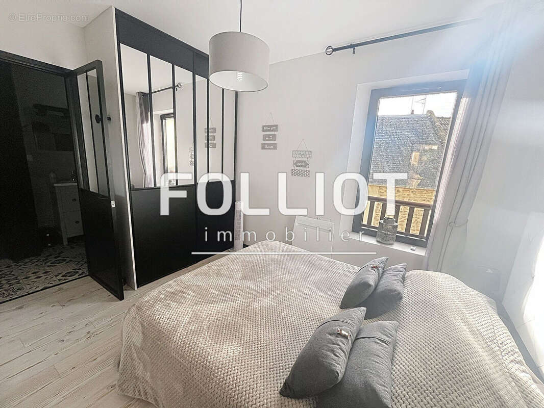 Maison à PORT-EN-BESSIN-HUPPAIN