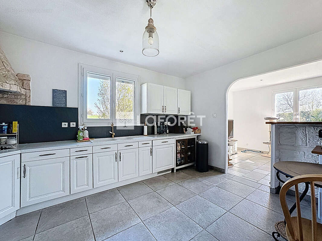 Maison à SAINT-JEAN-DE-THURIGNEUX