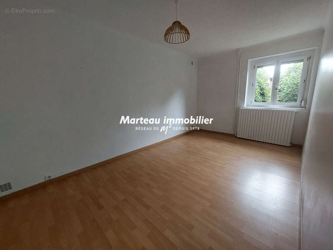 Maison à SAINT-BIEZ-EN-BELIN