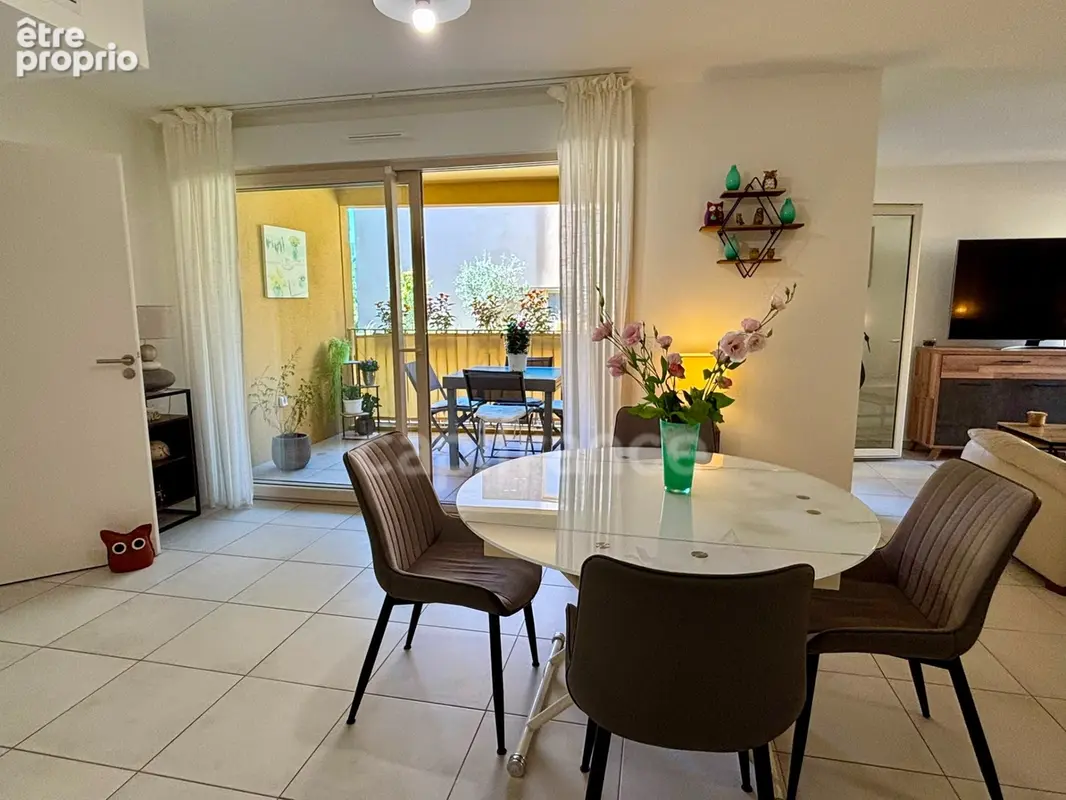 Appartement à vendre 4 pièces HYERES (83) - Plain pied - 2 parkings - 2 terrasses - photo 4
