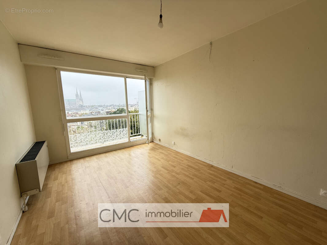 Appartement à MAINVILLIERS