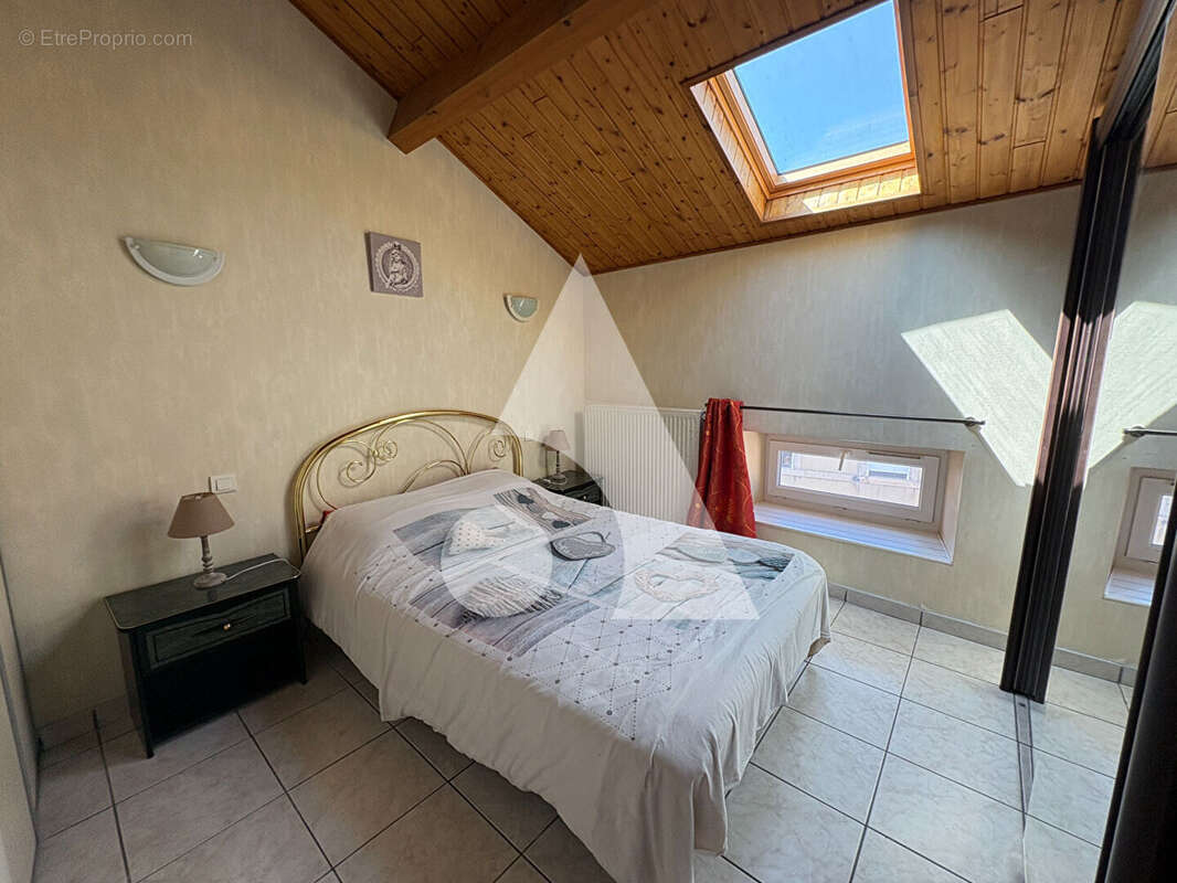 Appartement Vals Les Bains 2 pièce(s) 65.7 m2 - photo 6