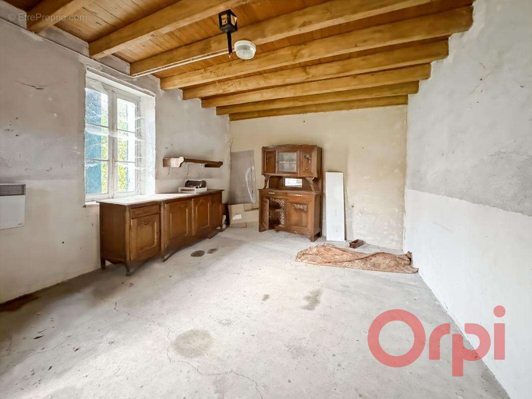 Maison à BRUERE-ALLICHAMPS