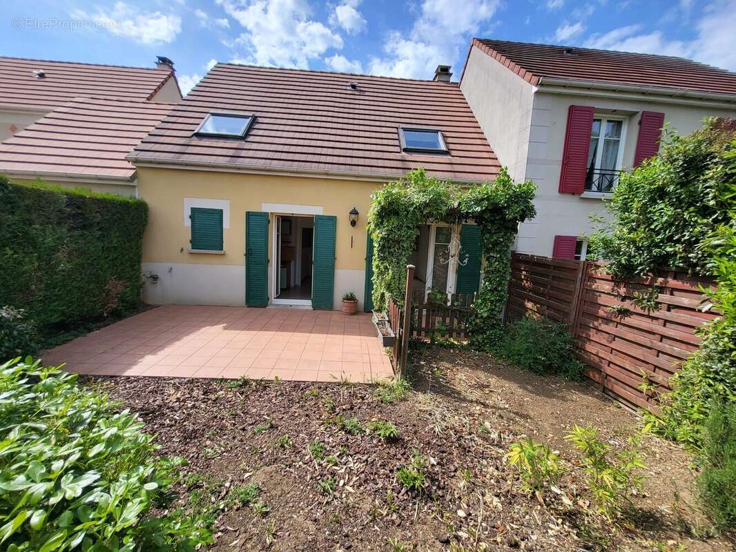 Maison à LA QUEUE-EN-BRIE