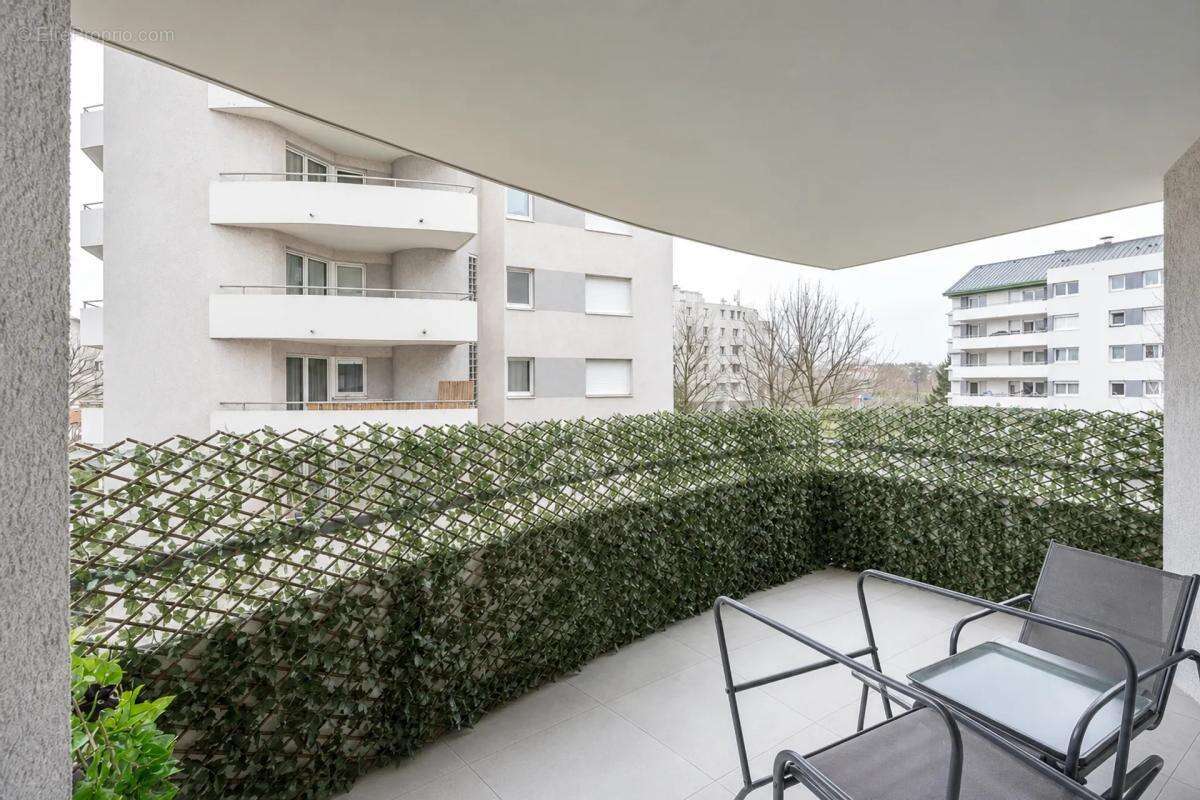 Appartement à DUGNY