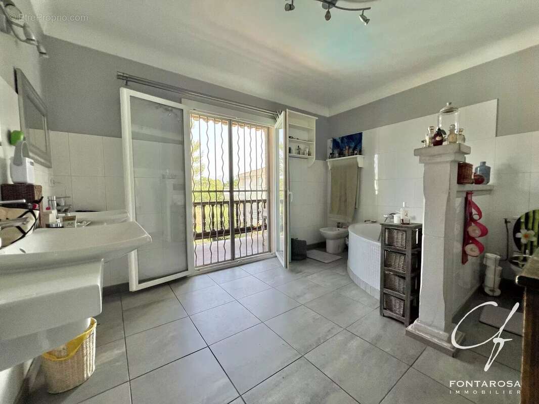 Maison à SAINT-RAPHAEL