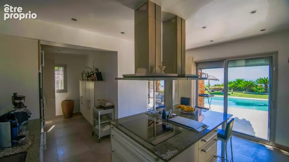 Maison et vue mer exceptionnelles :  300 m2 - 6 Chambres, 6 salles d'eau - photo 8