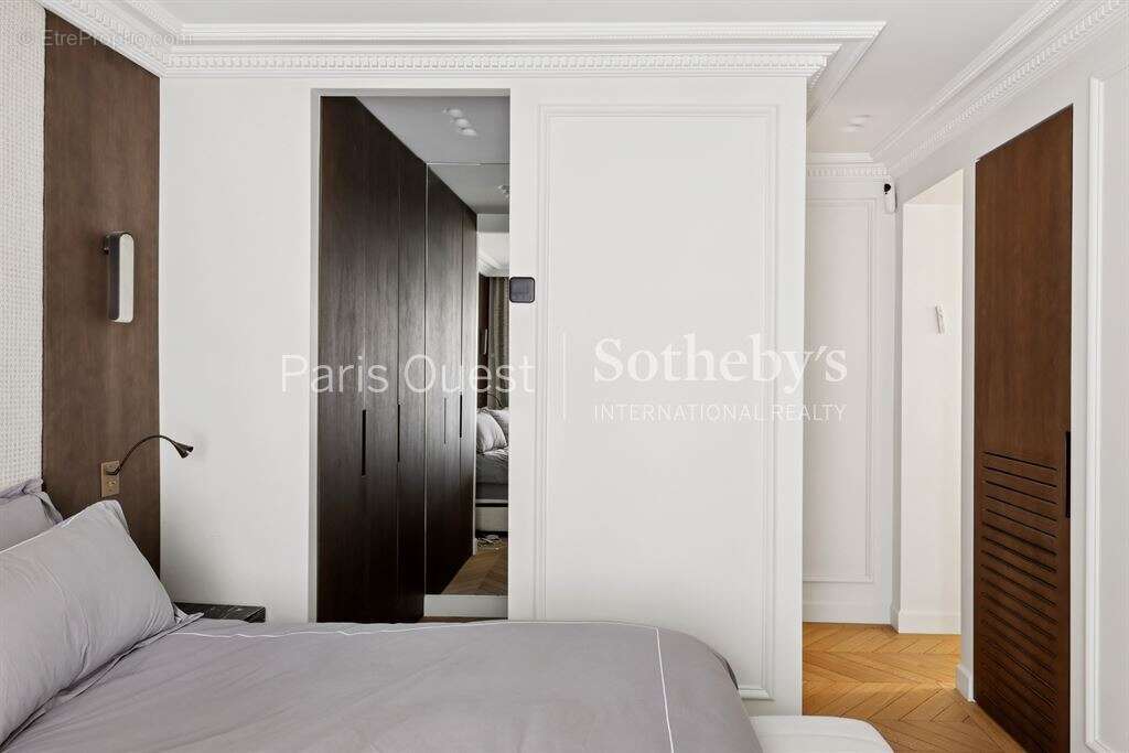 Appartement à NEUILLY-SUR-SEINE