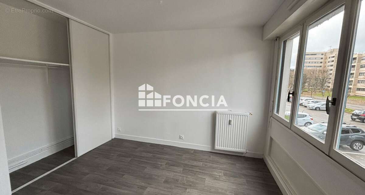 Appartement à MONT-SAINT-AIGNAN