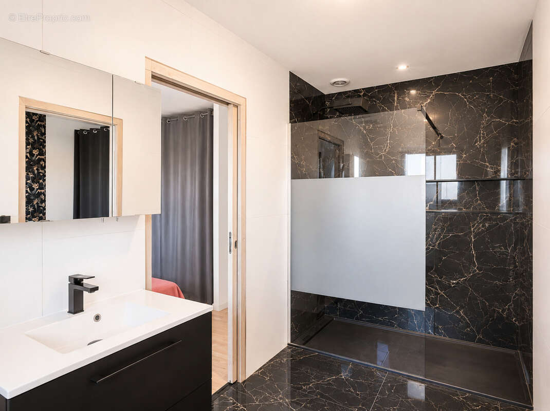 Maison contemporaine de plain-pied de 121 m2 avec 4 chambres et garage à Bergerac - photo 7