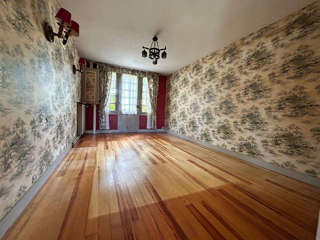 Charmante maison ancienne a raffraichir avec beaucoup de possibilites ! - photo 13