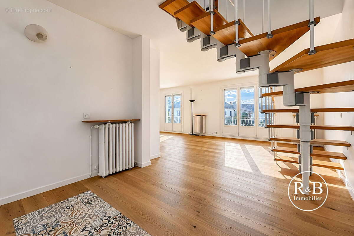 Maison à LES CLAYES-SOUS-BOIS