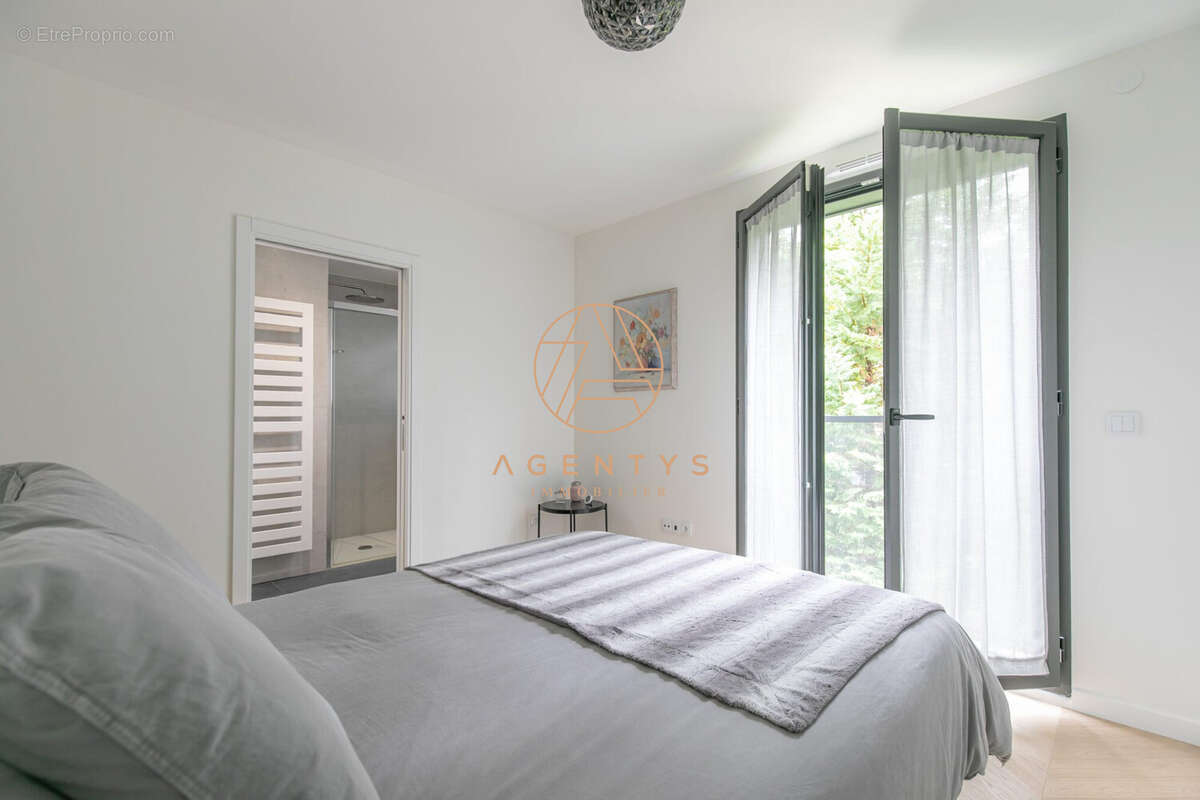 Appartement à SAINT-MAUR-DES-FOSSES