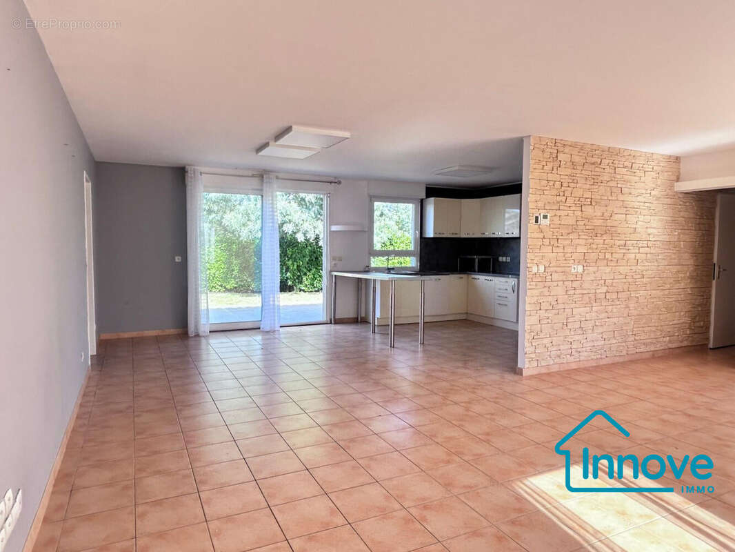 Maison à MONTBARTIER