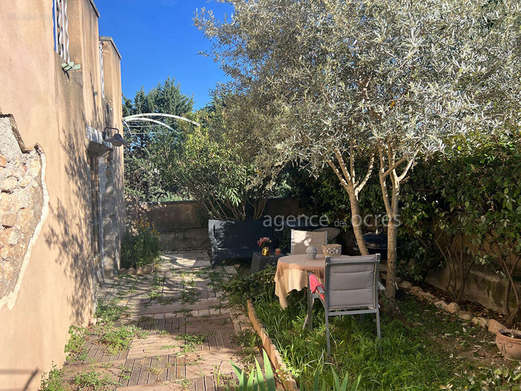 Maison à RUSTREL