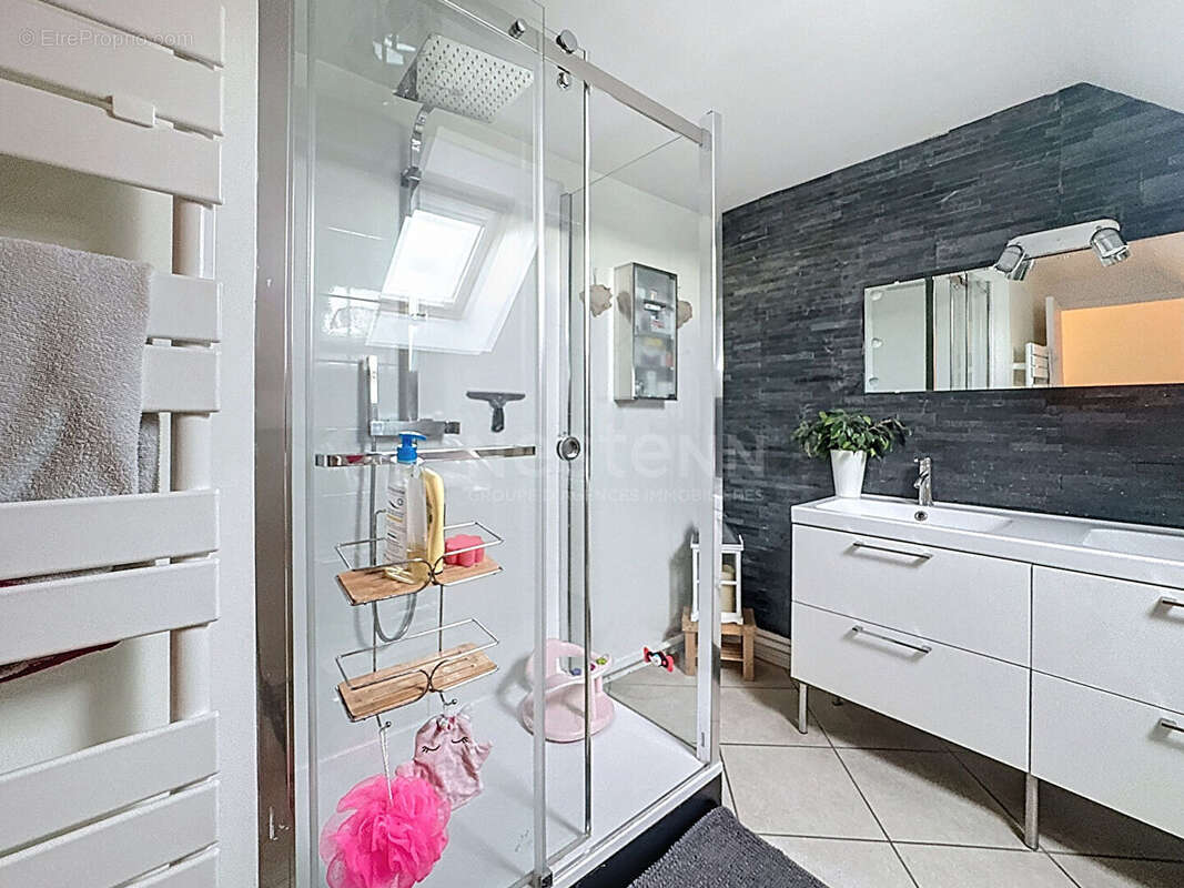 Maison à SAINT-LEU-D&#039;ESSERENT