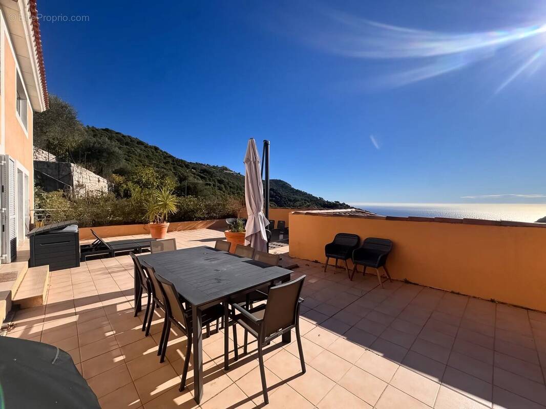 Appartement à EZE