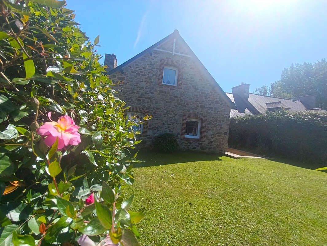 Maison à CREHEN