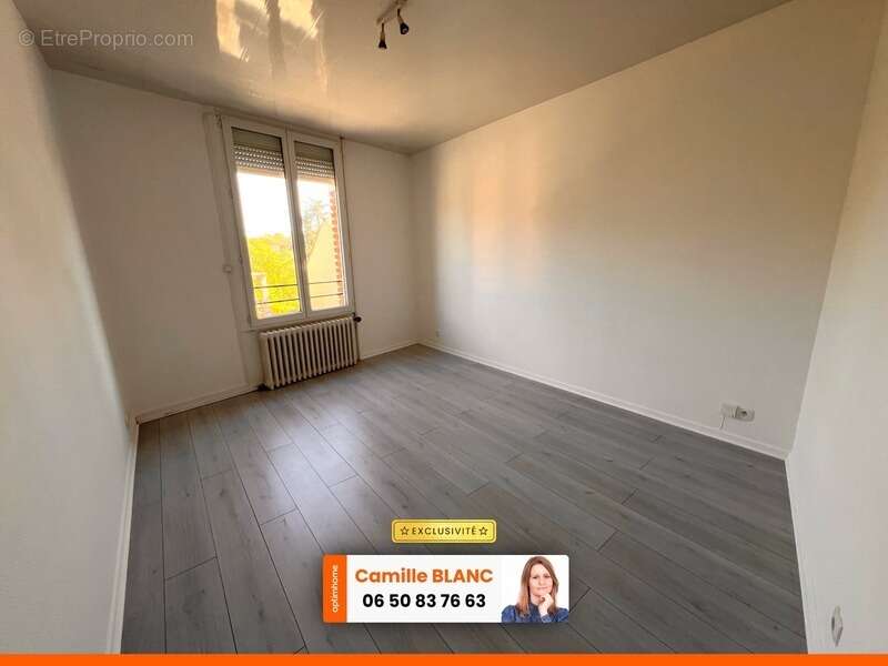 Appartement à JOUY