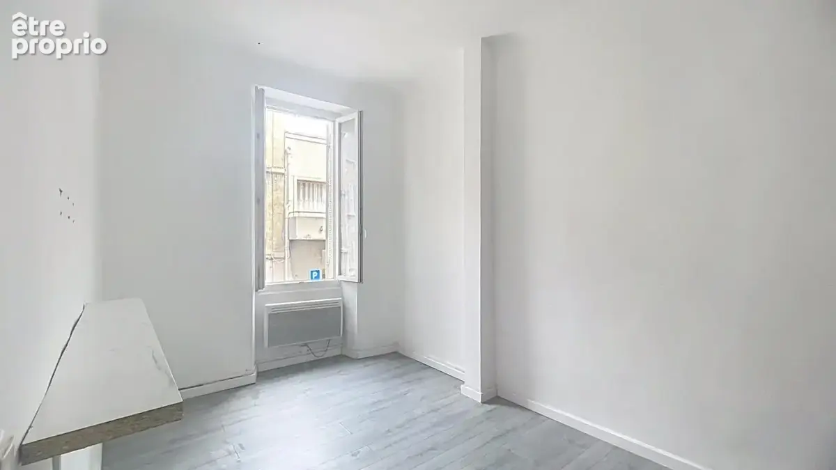 Appartement à MARSEILLE-3E