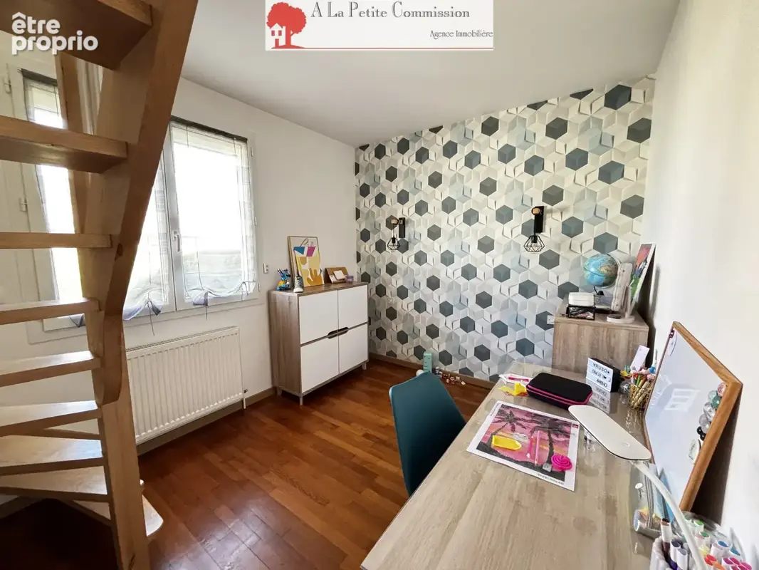 Maison familiale à vendre à Sours   Commerces et écoles à pied ! - photo 11