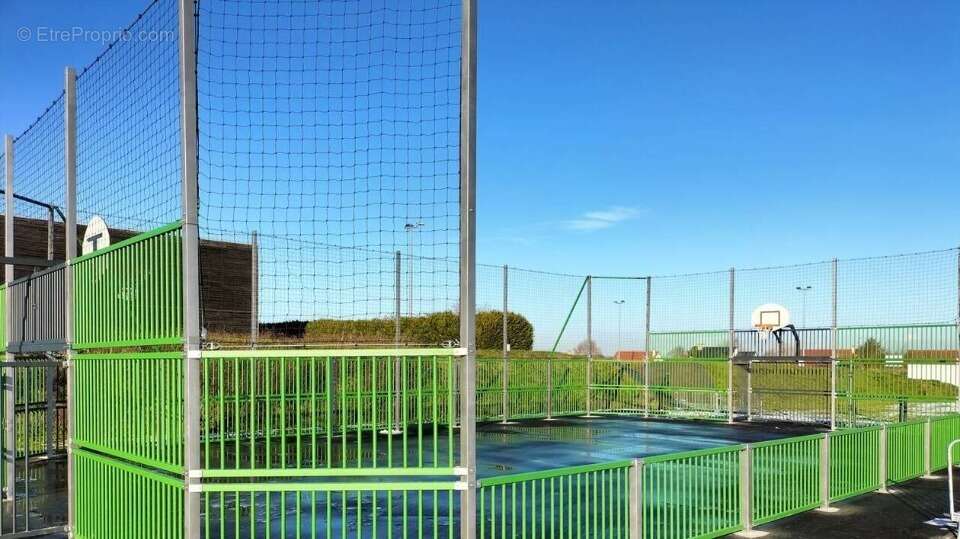 Terrain à FONTAINE-ETOUPEFOUR