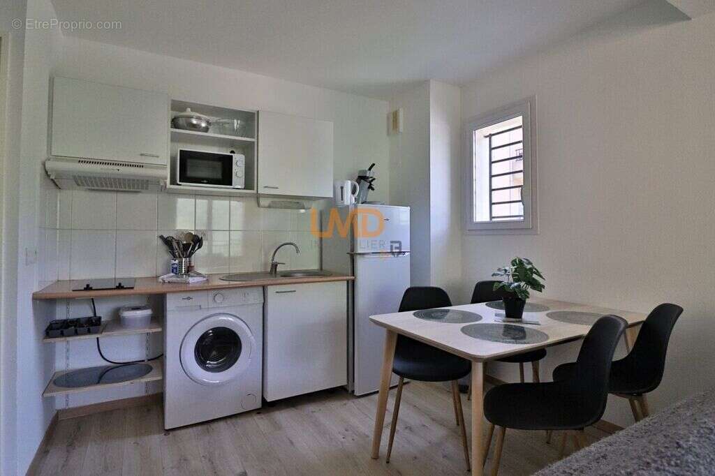 Appartement à AVENE