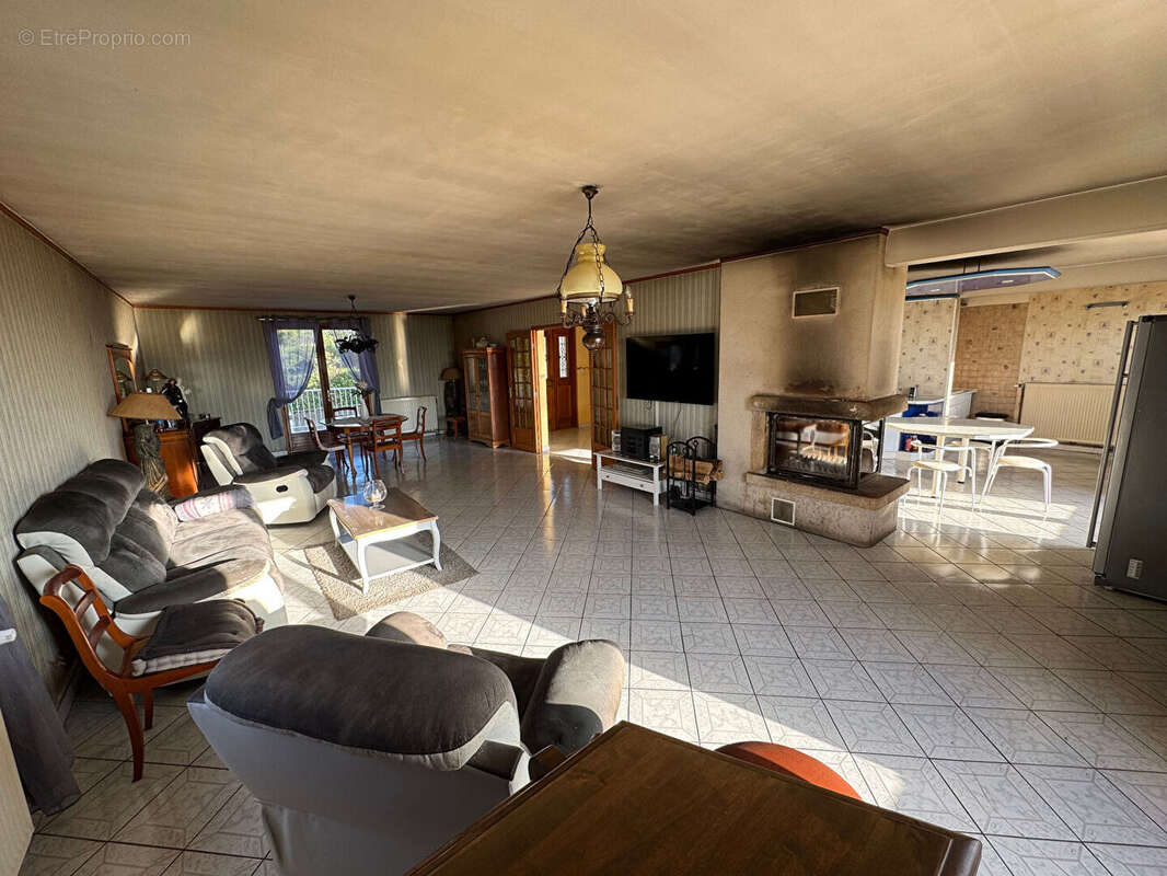 Maison à SAINT-PIERRE-DE-VARENNES