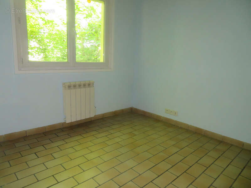 Appartement à LE CHAFFAUT-SAINT-JURSON