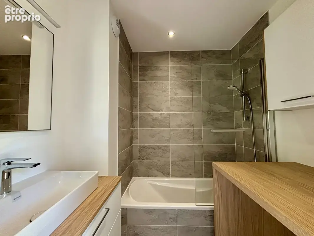 T3 récent en duplex avec vue montagnes - photo 11
