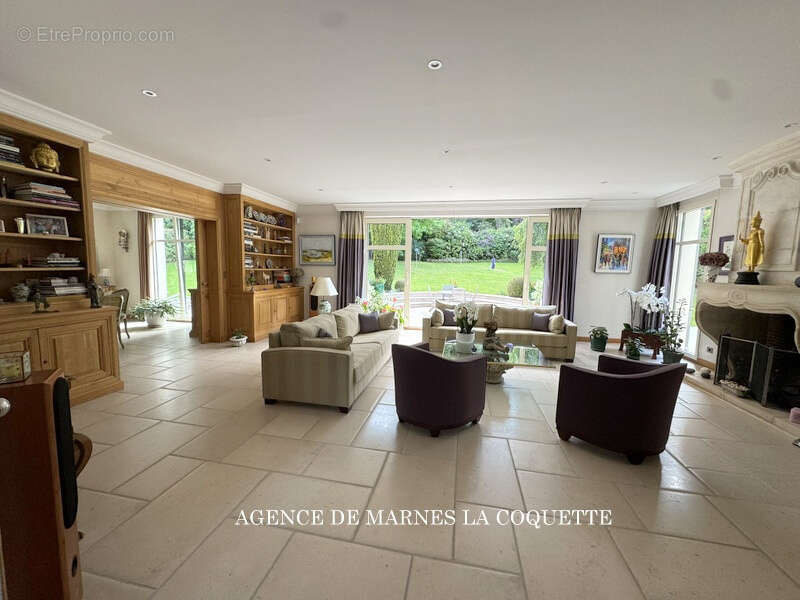 Maison à VILLE-D'AVRAY