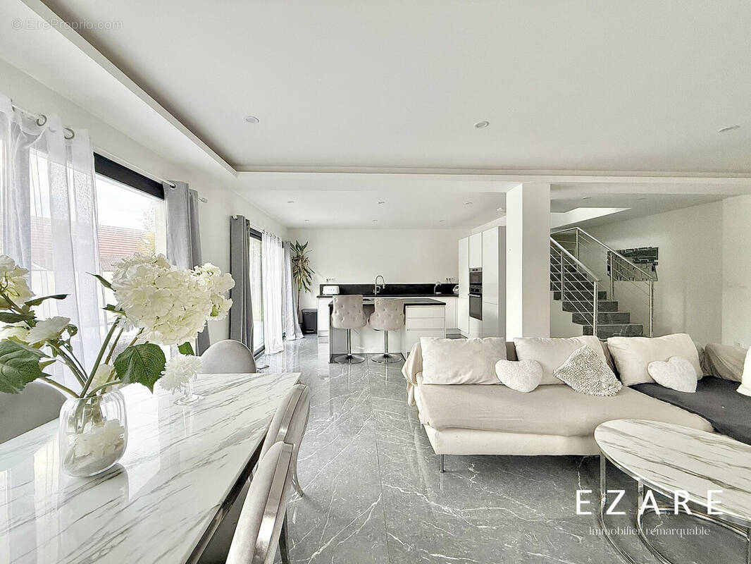 Maison à MAGNY-SUR-TILLE