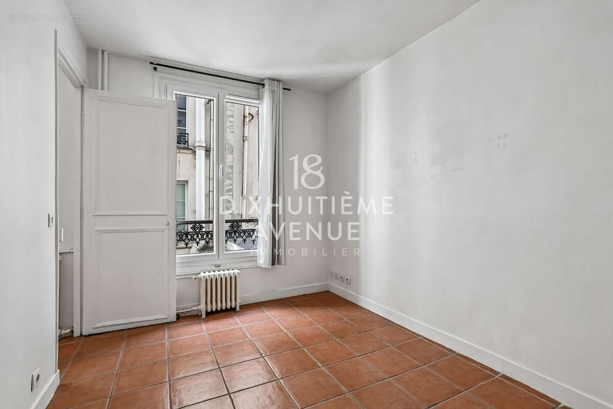 Appartement à PARIS-18E