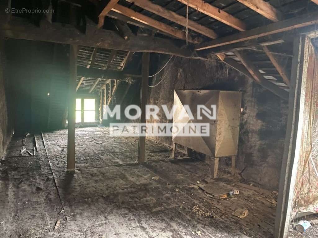 Coeur nivernais - maison sur trois niveaux a restaurer - photo 18