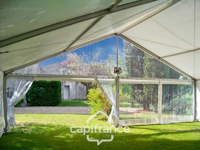 Commerce à SAINTE-LIVRADE-SUR-LOT