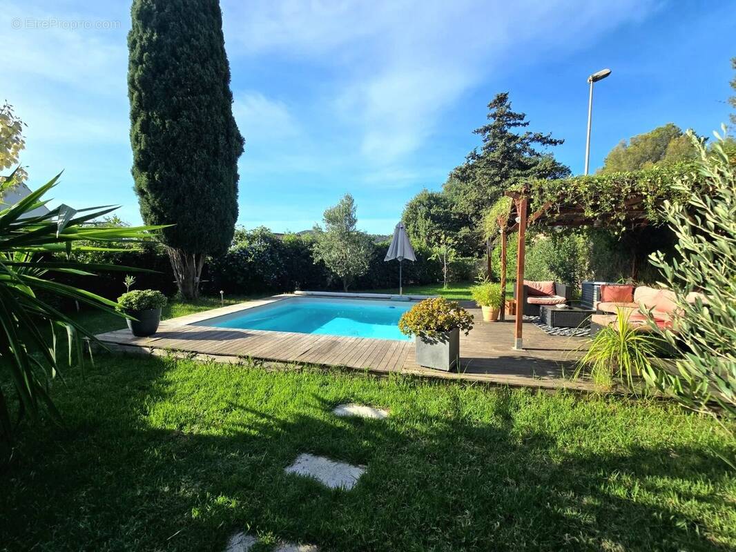 Maison à BORMES-LES-MIMOSAS