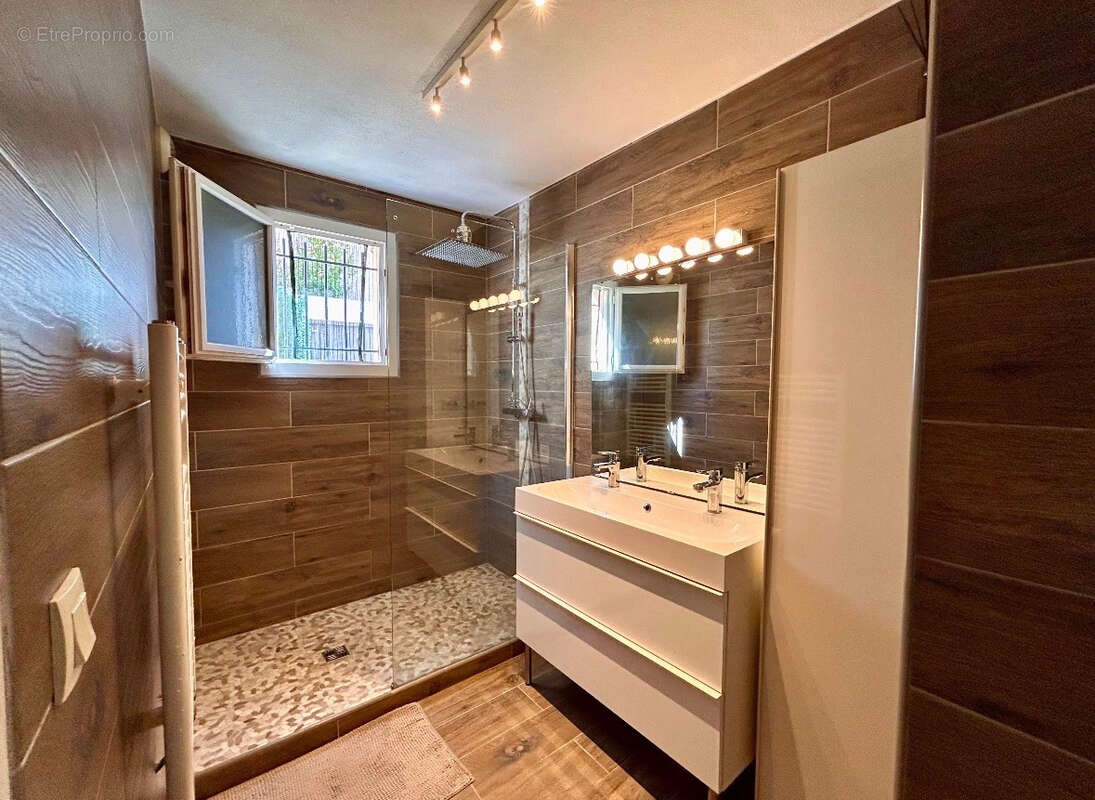 Appartement à MARSEILLE-13E