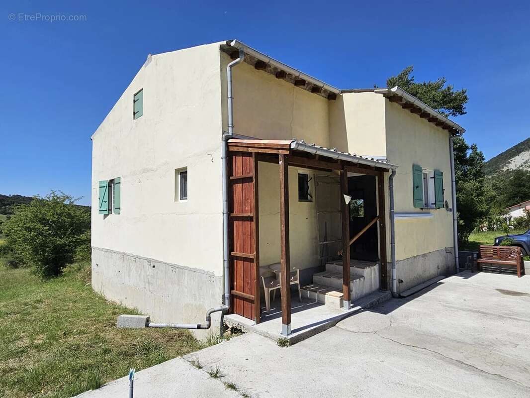 Maison à PEYROULES