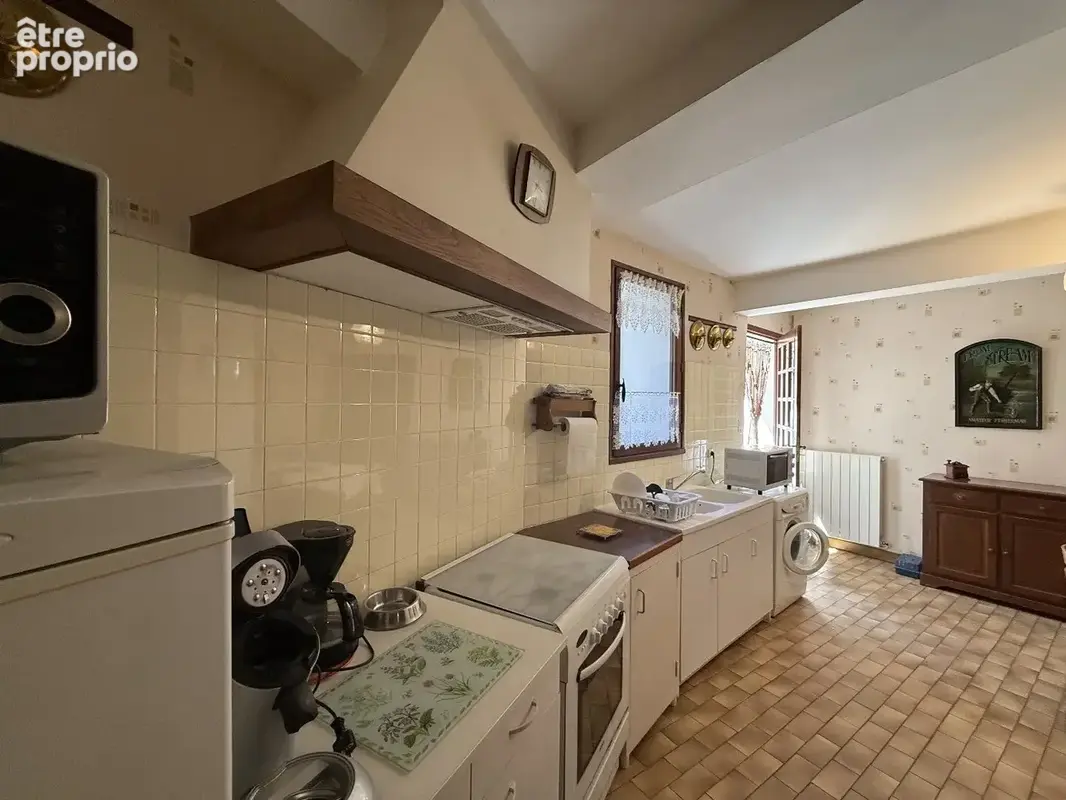 Grande maison de ville avec cours + possibilité de 2 logements ! - photo 4