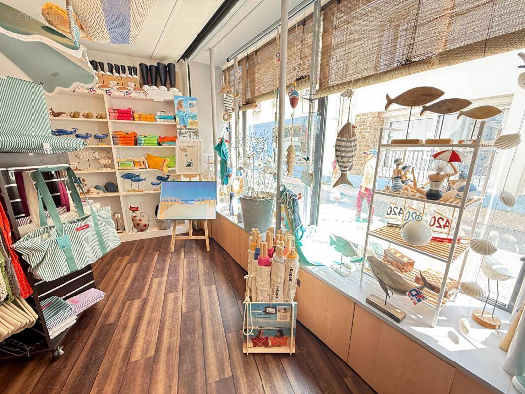 Commerce à LOCMARIAQUER