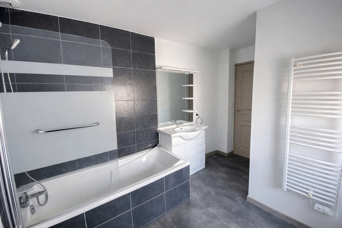 Appartement à SAINT-MARCELLIN-EN-FOREZ